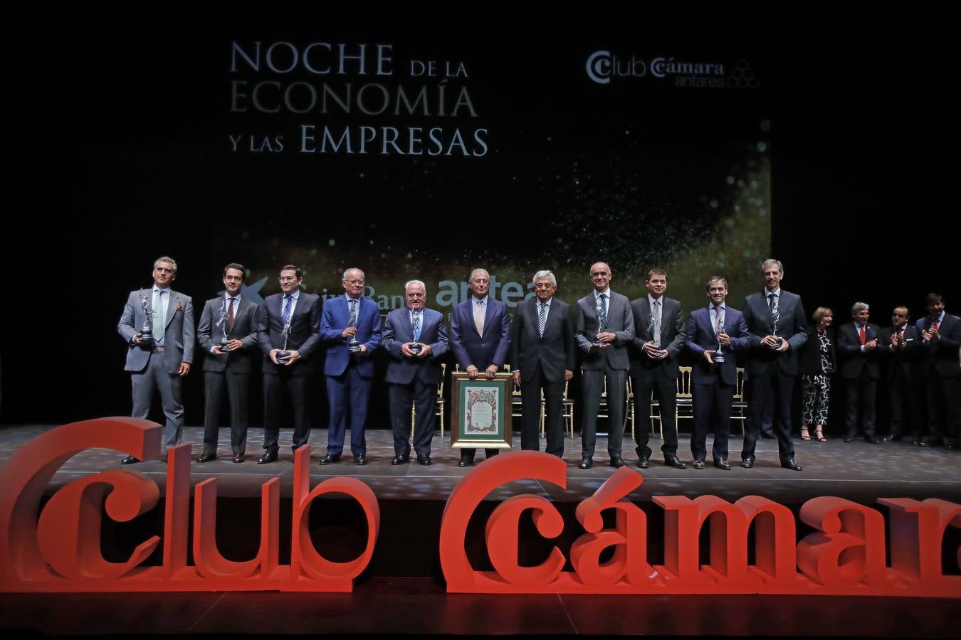 ¿Cuáles son las seis empresas premiadas por la Cámara de Comercio de Sevilla en 2019?